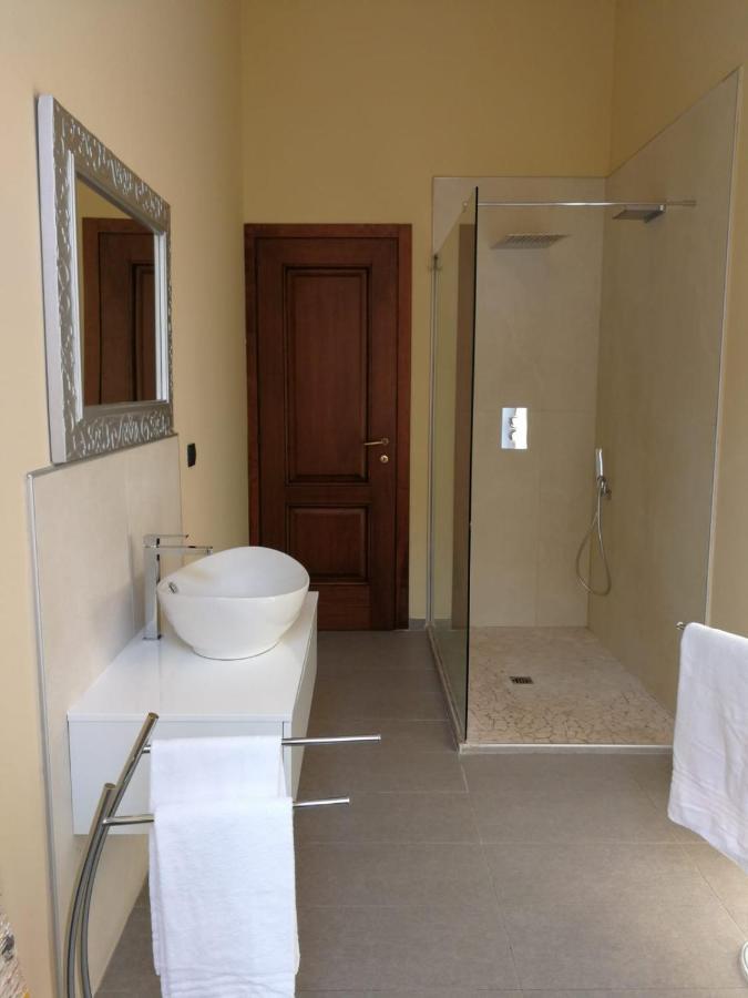 Bed and Breakfast Dimora Castello Dei Conti Trinità Exterior foto